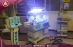 Real image AM3000 neonatal incubator with transparent hood, blue control panel, CPAP device, heater or servo, and LED phototherapy